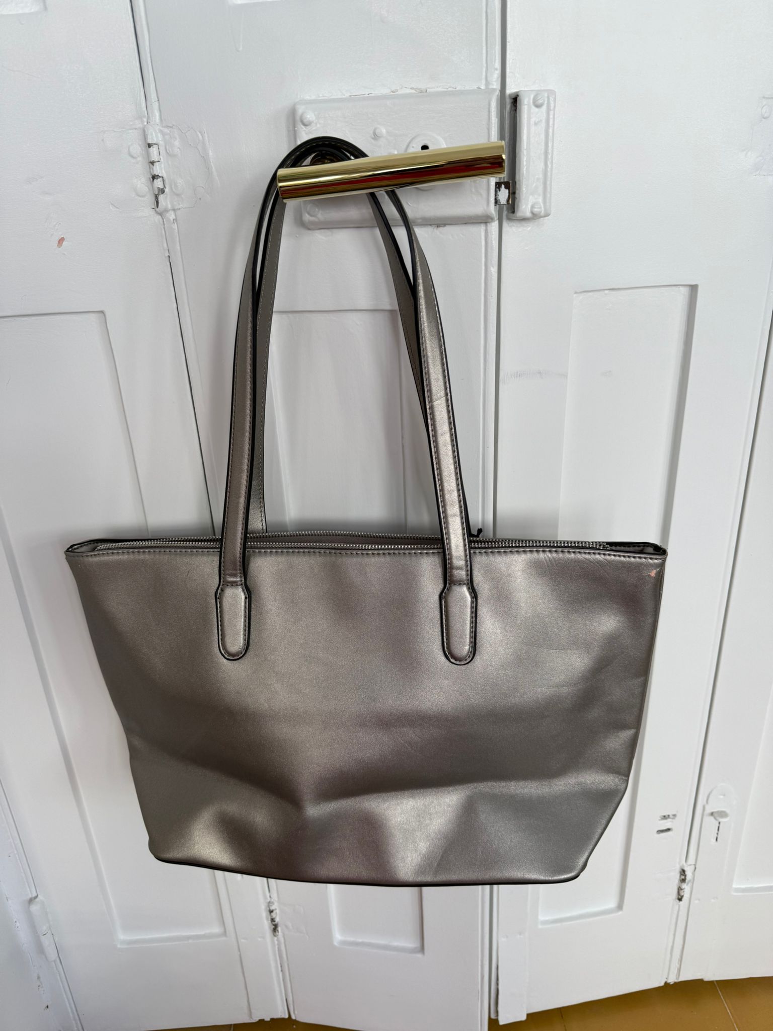 Valentino Handbags Fiona Pewter Quilted Heart Tote – Poppy's Closet