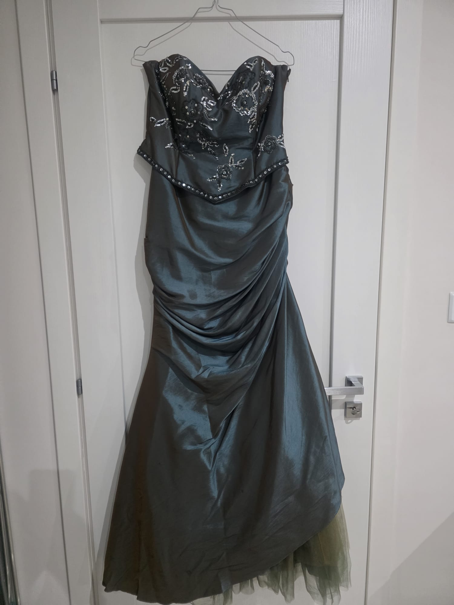 Gunmetal Sequin Beaded Strapless Mermaid Gown – Feffey's Closet