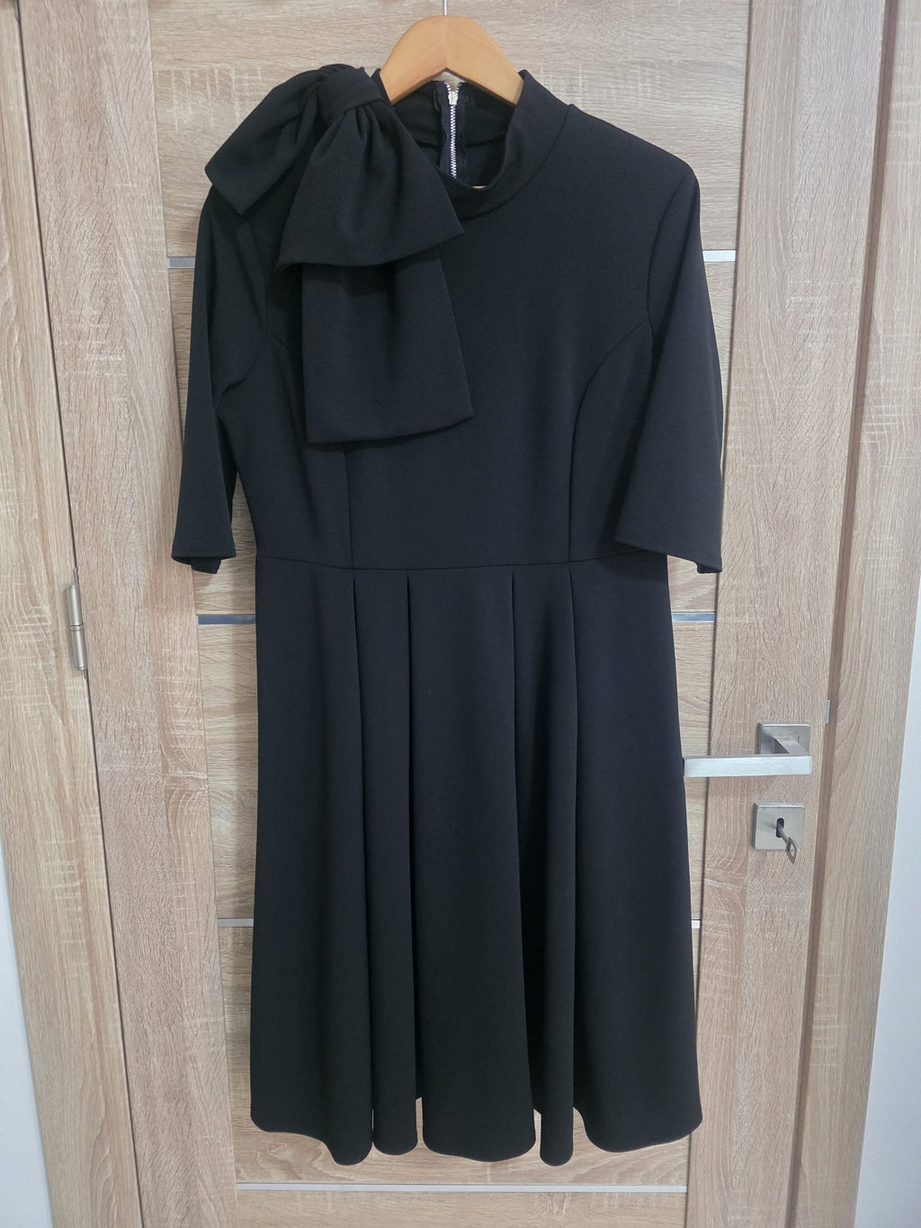 Black Bow-Detail Pleated Midi Dress – Feffey's Closet