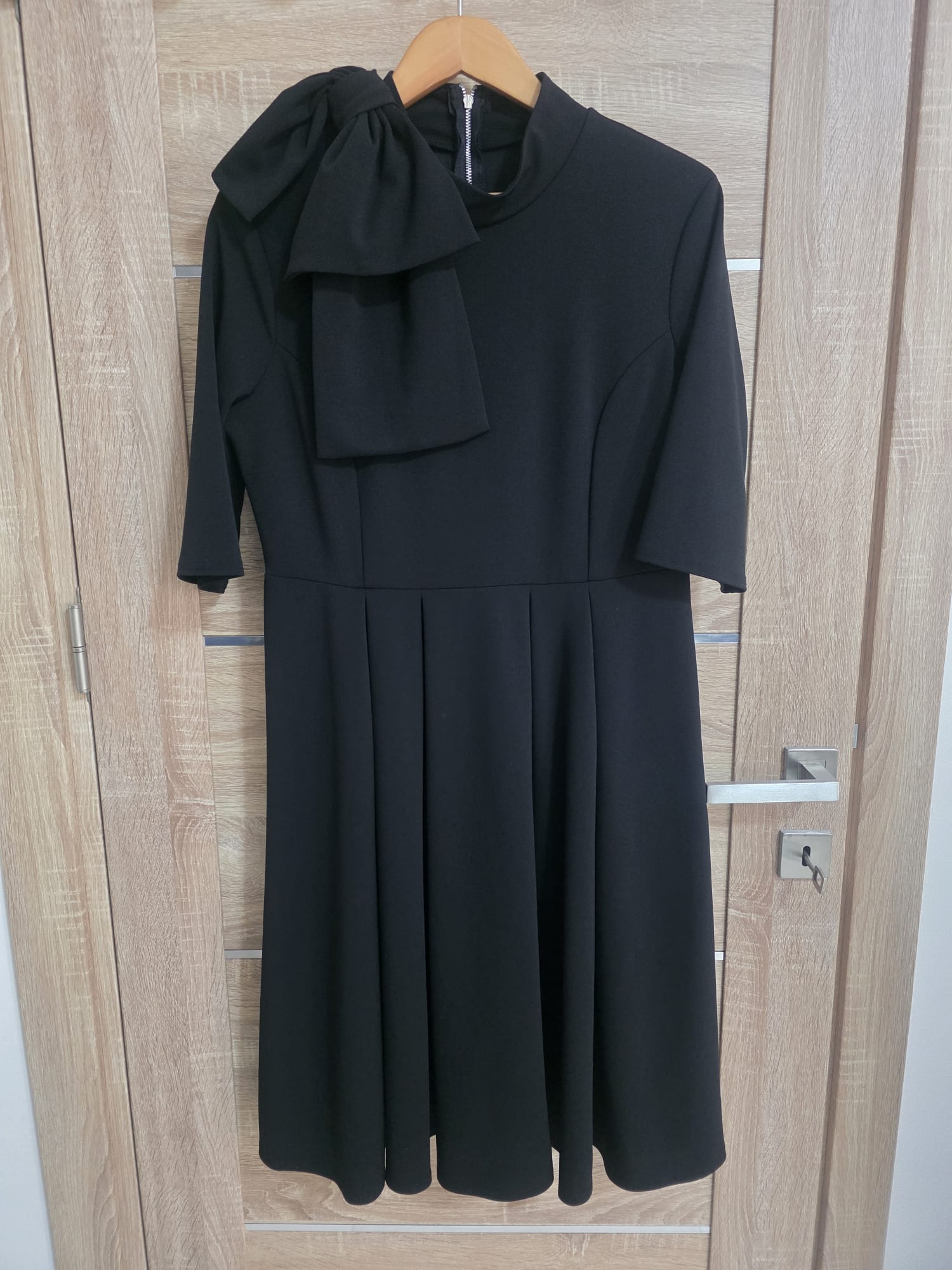 Black Bow-Detail Pleated Midi Dress – Feffey's Closet