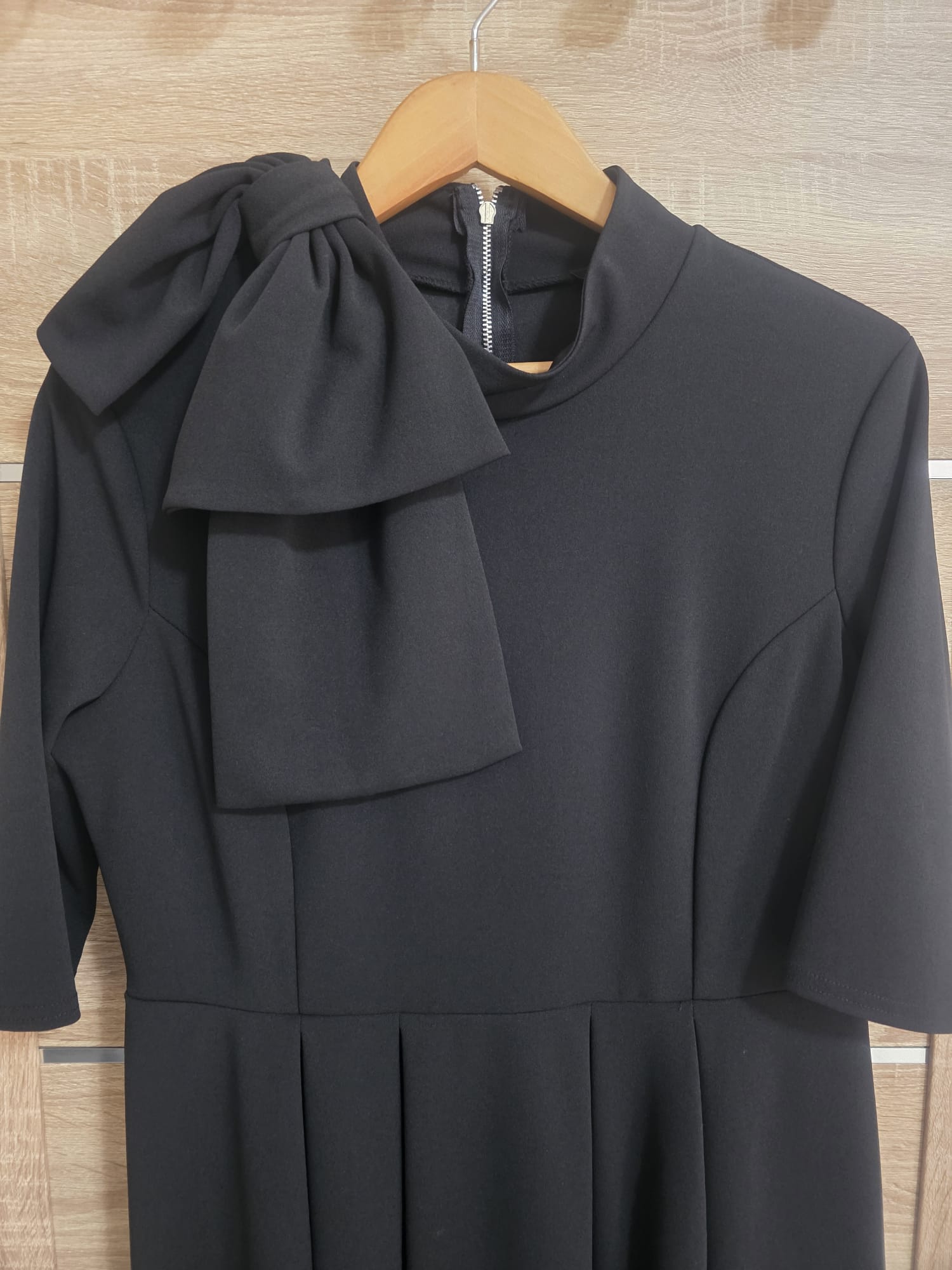 Black Bow-Detail Pleated Midi Dress – Feffey's Closet