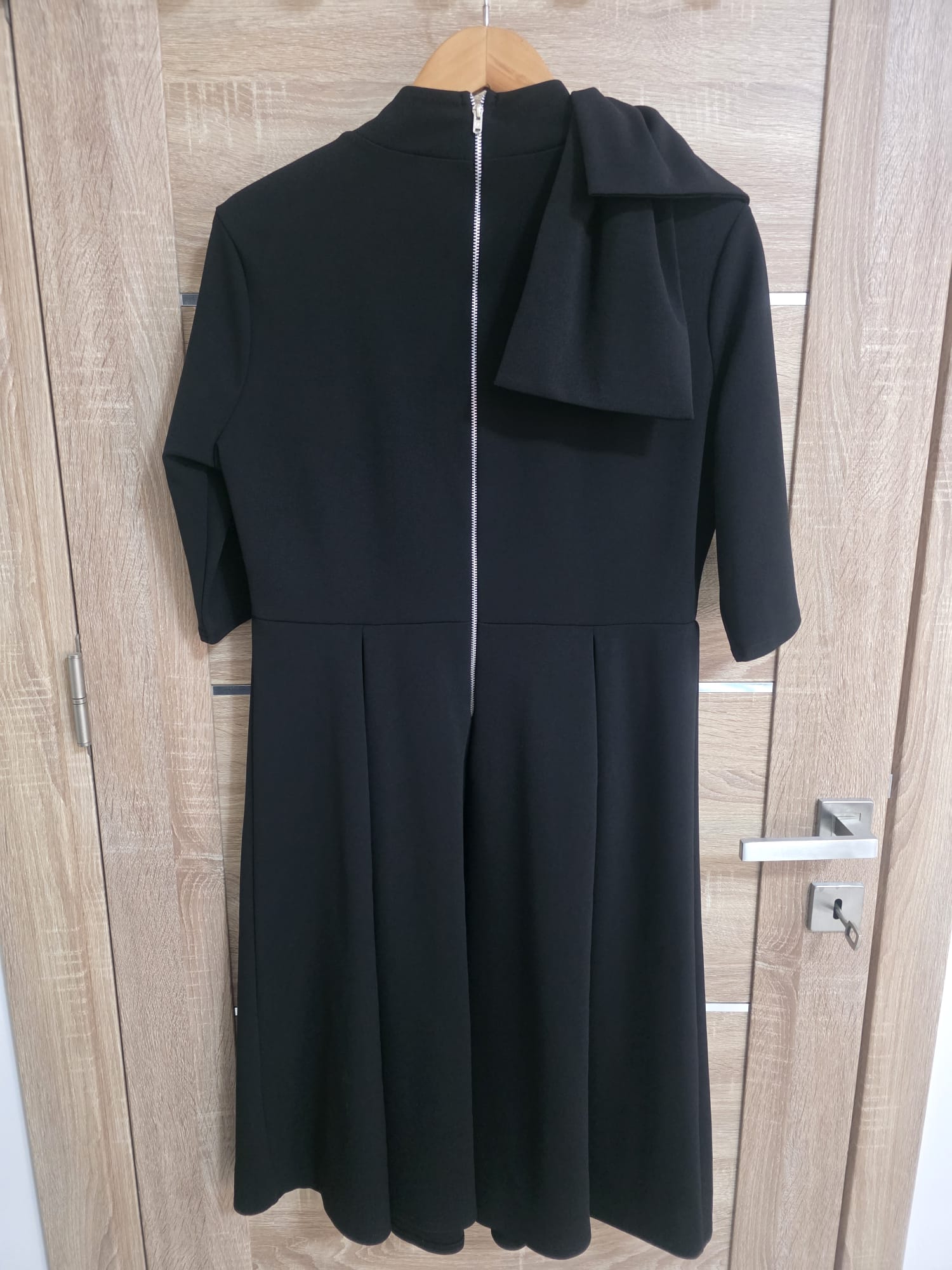Black Bow-Detail Pleated Midi Dress – Feffey's Closet