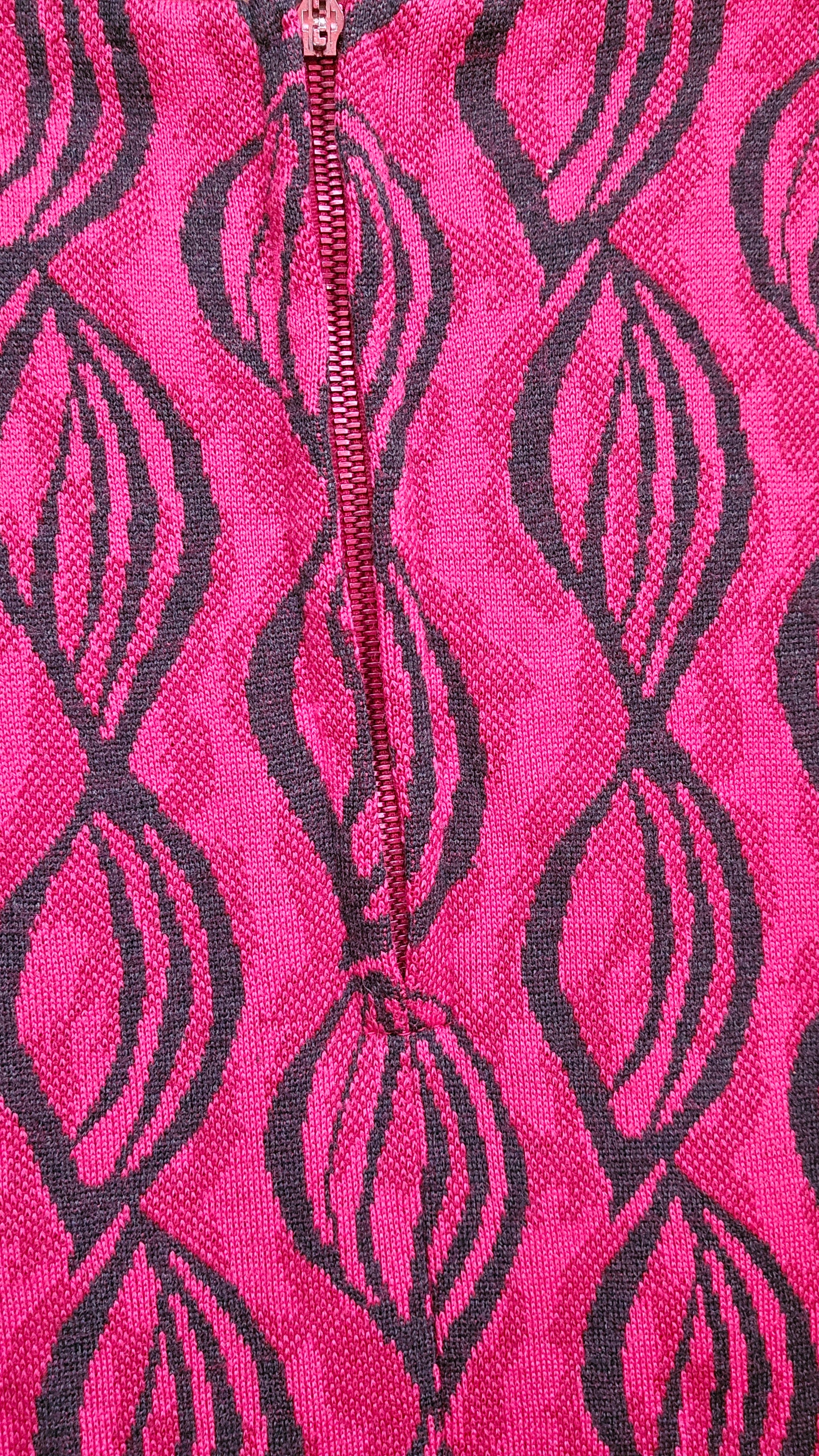 Crimson Wave Print Crop Top